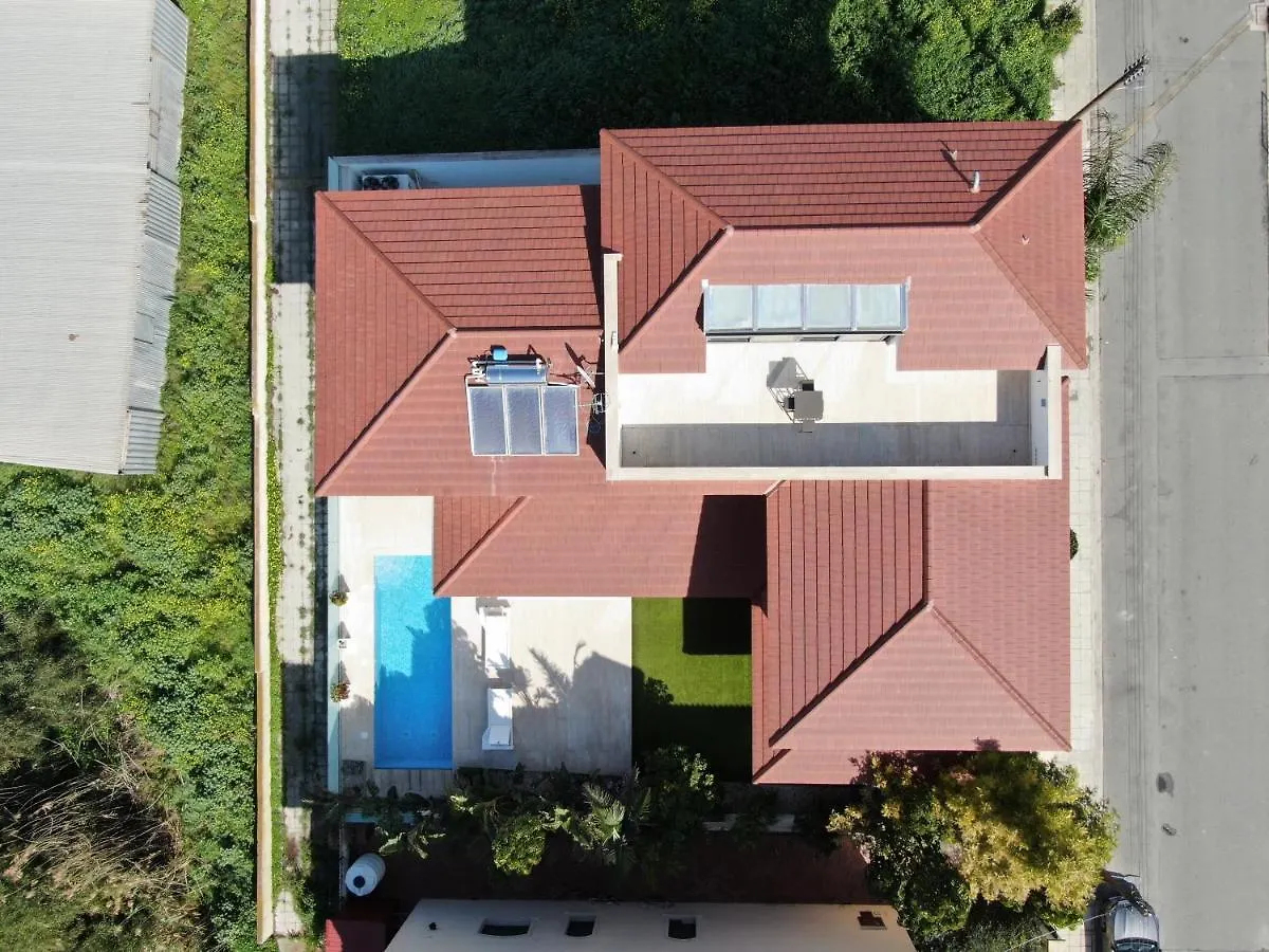 Salt Lake Deluxe Villa Larnaca