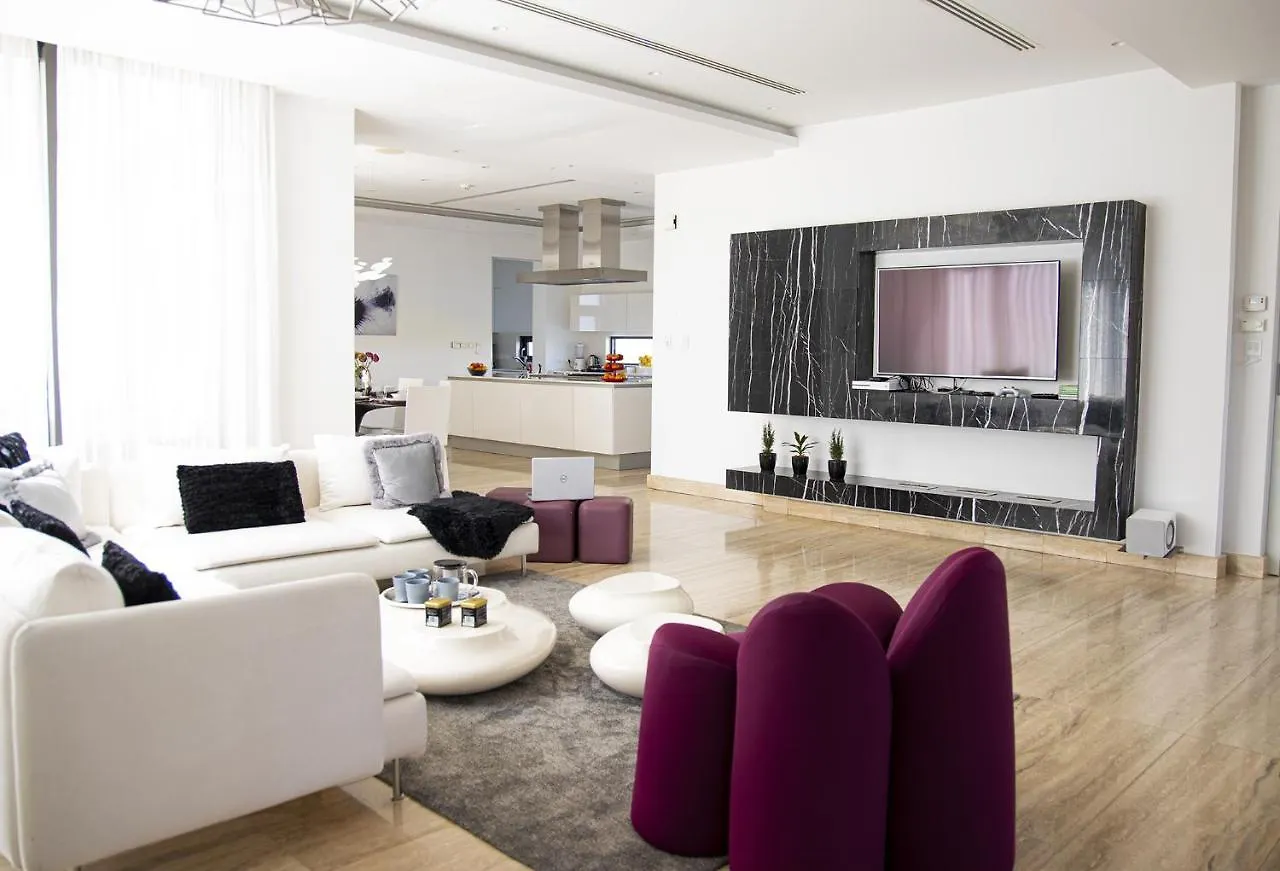 Salt Lake Deluxe Villa Larnaca