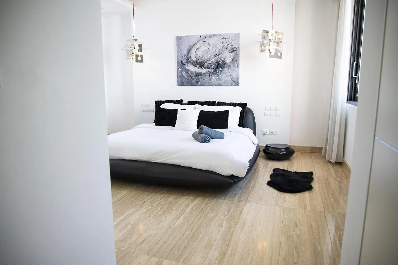 Salt Lake Deluxe Villa Larnaca