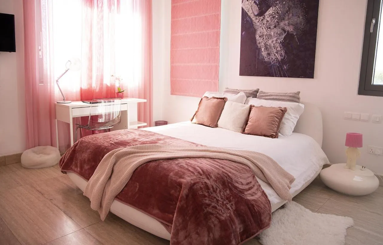 Salt Lake Deluxe Villa Larnaca Cipro